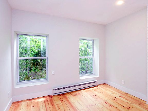 4th image of 1082 Pacific St #2L