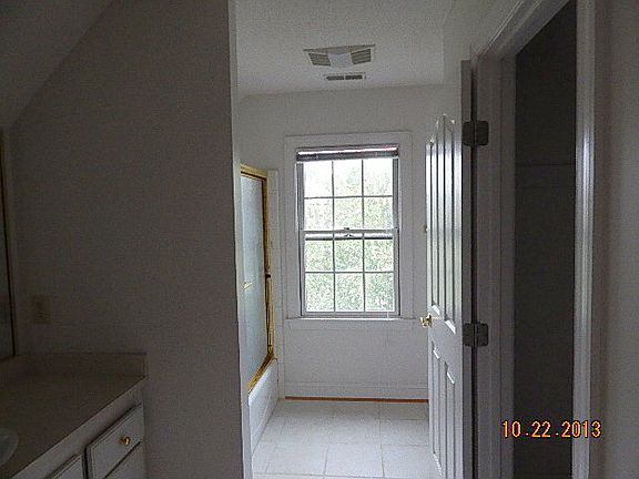 4th image of 2517 Bradford Pl