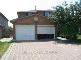 4 Queensgate Ct, Markham, ON L3R 8L6