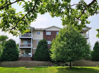 300 Whispering Ln UNIT 212, Hastings, MN 55033