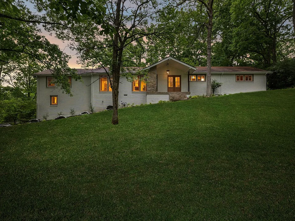 909 Plateau Pkwy