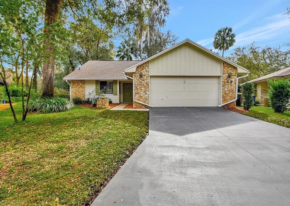 1st image of 39 MEADOWWOOD TRAIL
