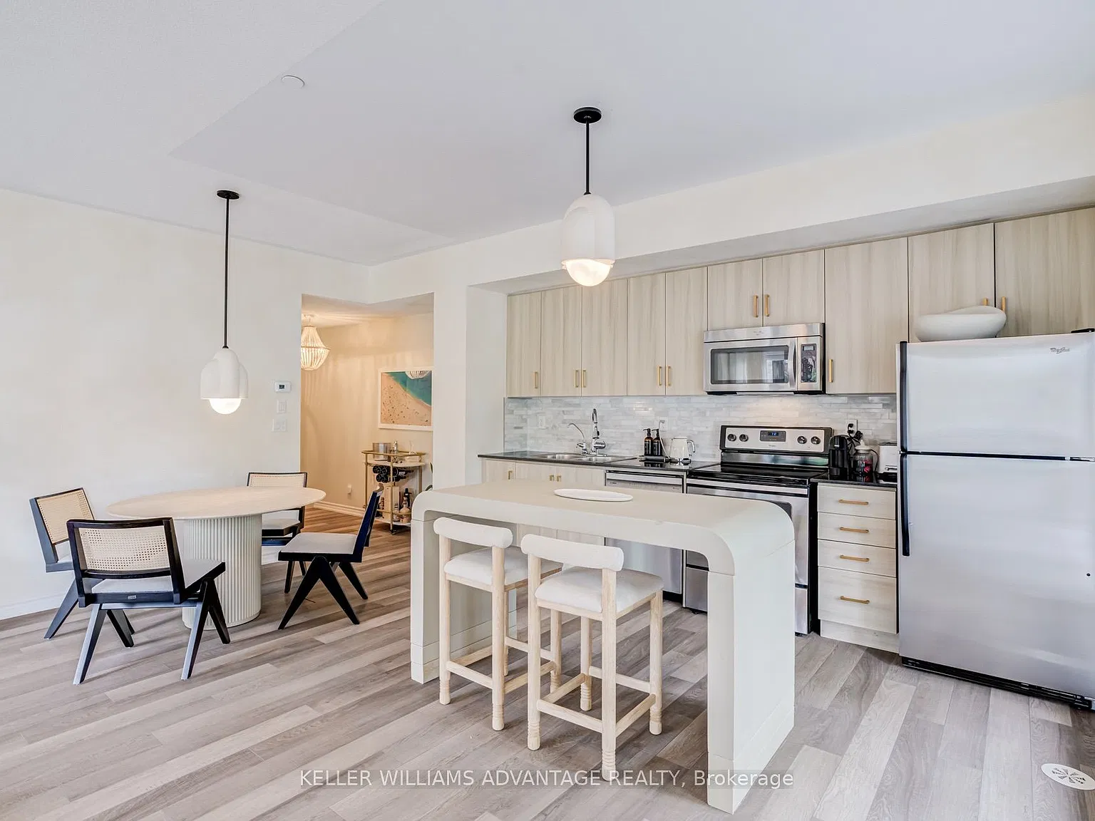 3 bed, $3,000 — Photo 4
