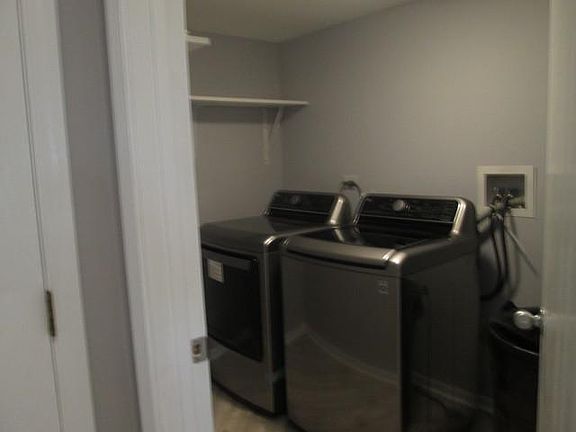 5th image of 2466 Charleston Dr #U2