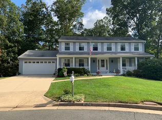 1383 Rock Chapel Rd, Herndon, VA 20170
