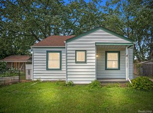 27520 Long St, Livonia, MI 48152