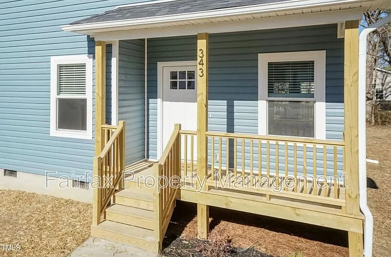 3 bed, 2.5 bath, $1,695 — Photo 4