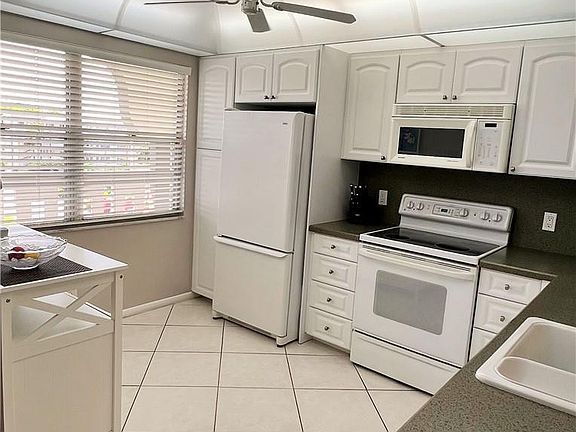 5th image of 2902 Victoria Circle #B-4