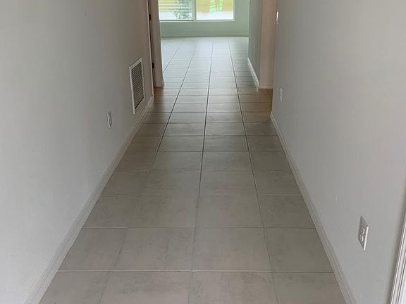 4th image of 250 Zircon Rd