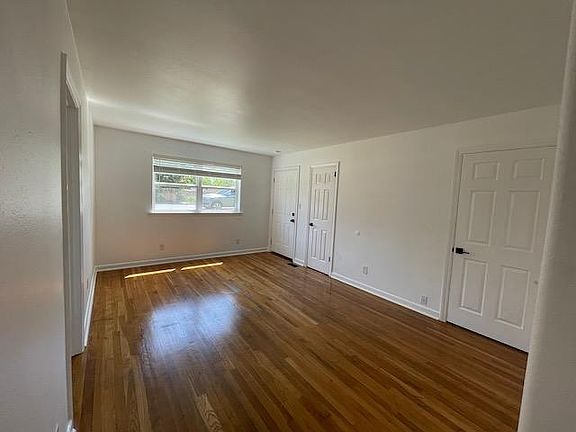 5th image of 1914 Jersey Ave APT 2