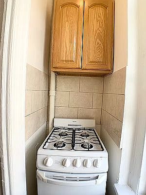 5th image of 221 Wadsworth Ave #5H