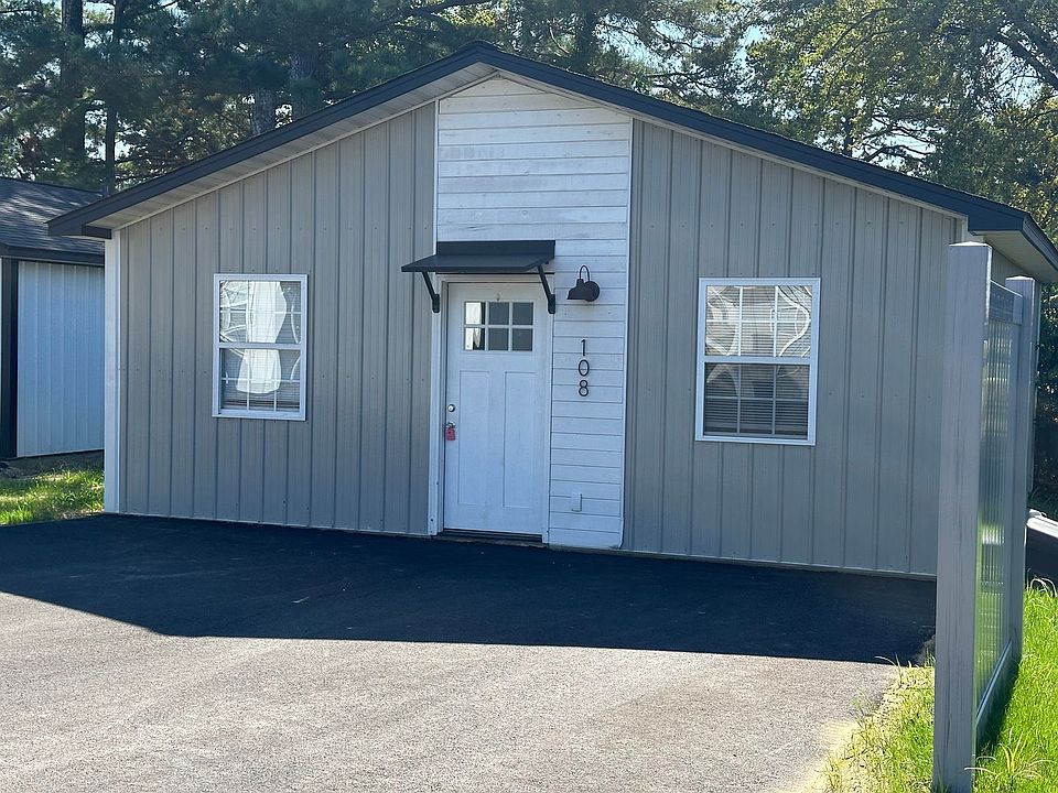 1st image of 108 Evergreen Pl