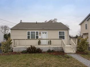 19 Eisenhower Dr, Sayreville, NJ