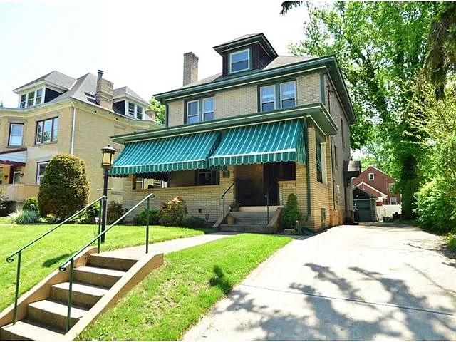 79 Hawthorne Ave photo 1