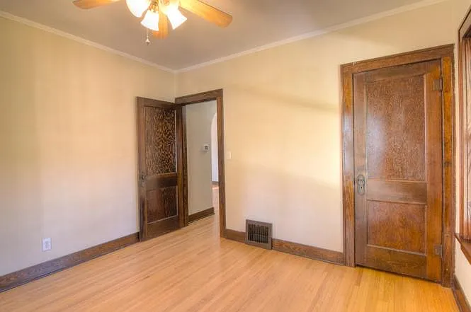 208 N Oak Ave — Photo 15