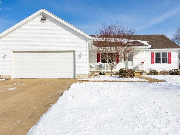 72 Whitney Dr, Fremont, OH 43420