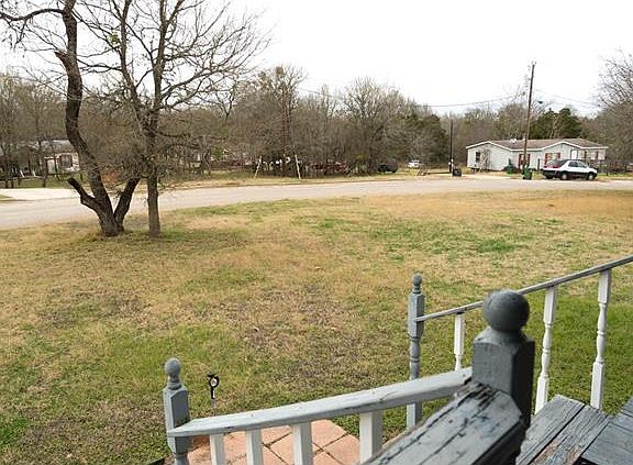 3rd image of 136 Creek View Dr
