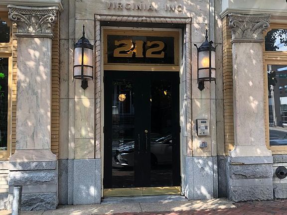 2nd image of 212 E Clay St #U3c
