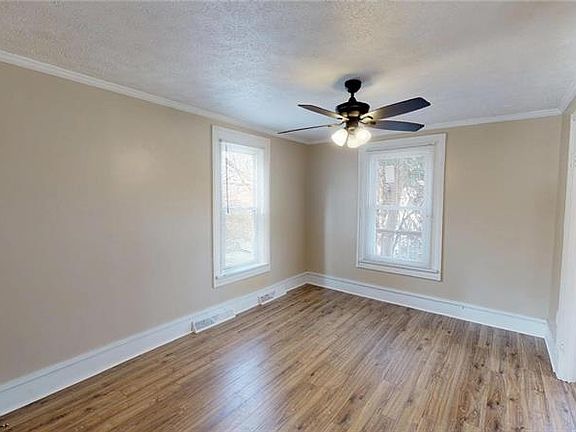 4th image of 204 Kohler Ave