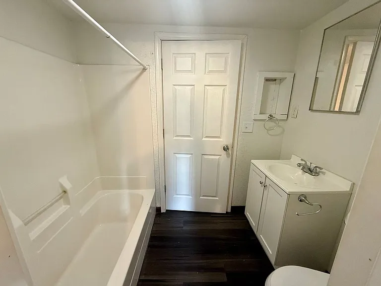 210 N 1st Ave — Photo 13