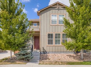 8219 S Trails Edge Ct, Centennial, CO 80112