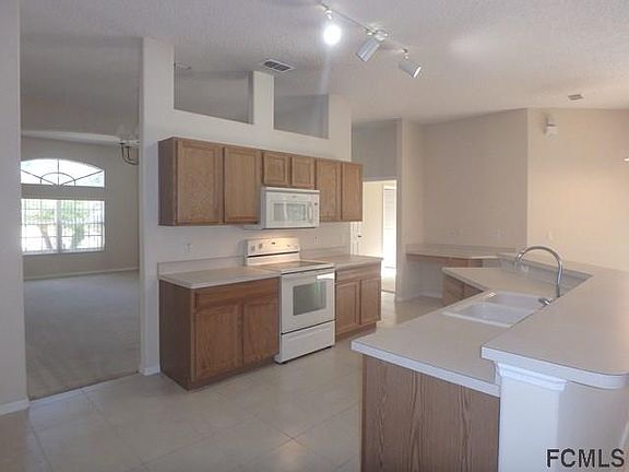 5th image of 5 Emerald Ln