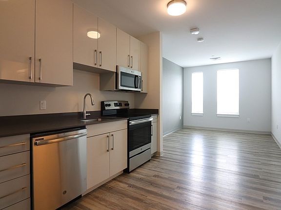 3rd image of 161 Washington St #1509
