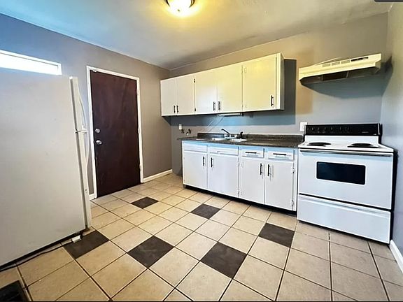 2nd image of 1024 Columbia St APT A