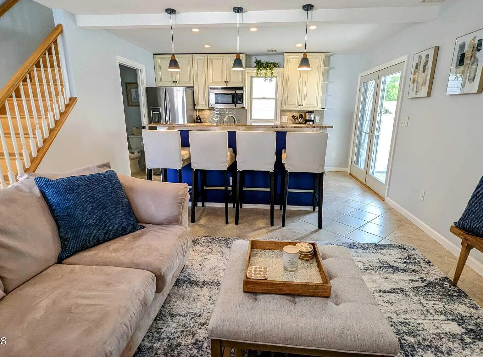 3 bed, 1.5 bath, 1128 sqft, $4,200 — Photo 3