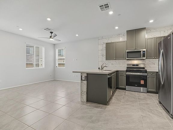 5th image of 1180 Heliodor Ave