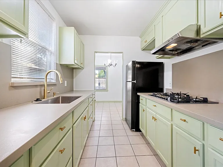 1305 W St — Photo 10