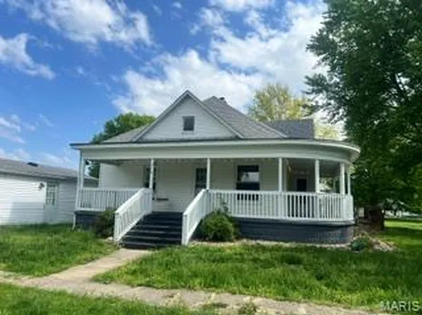 318 N Maple St, Irving, IL 62051