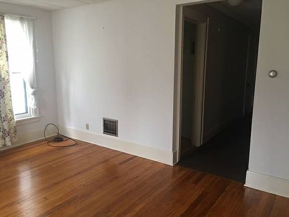 3rd image of 1024 Elmwood Ave APT 1