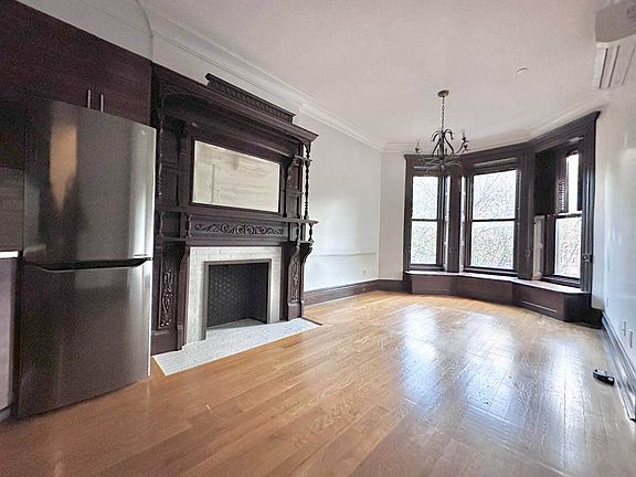3rd image of 1245 Dean St #3F