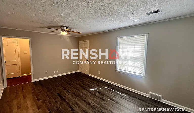 3822 Maid Marian Ln — Photo 4