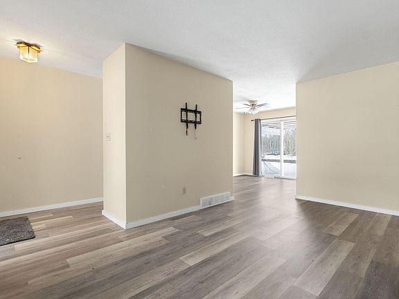 4th image of 10809 Concord Dr