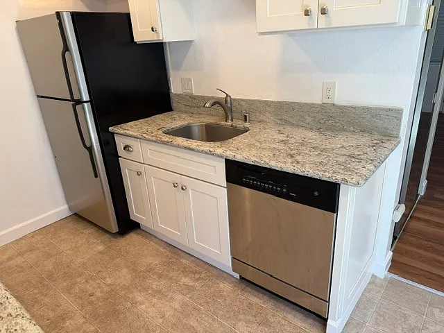 2 bed, 1.5 bath, 900 sqft, $2,800 — Photo 3