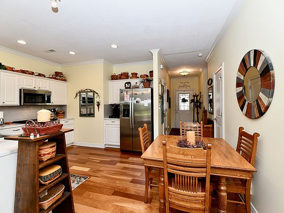 5th image of 1012 Park Pl