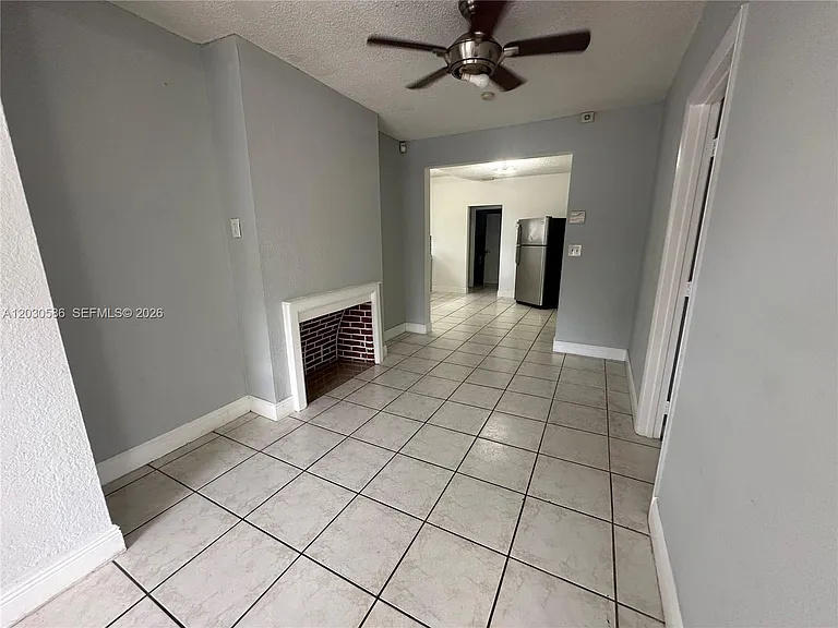 2135 Lincoln St — Photo 11