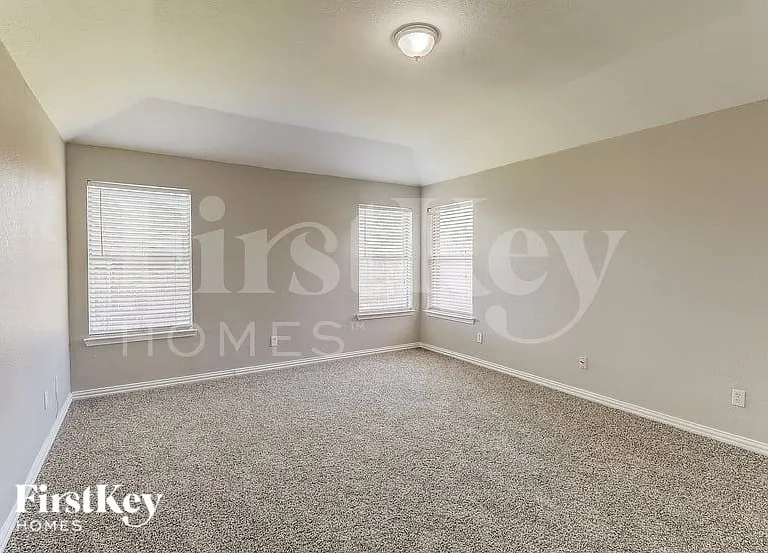 3001 Creekbend Ct — Photo 13
