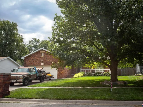 5441 Stockwell St, Lincoln, NE 68506
