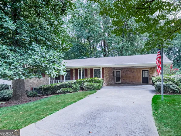 4041 Honeysuckle Dr, Smyrna, GA 30082