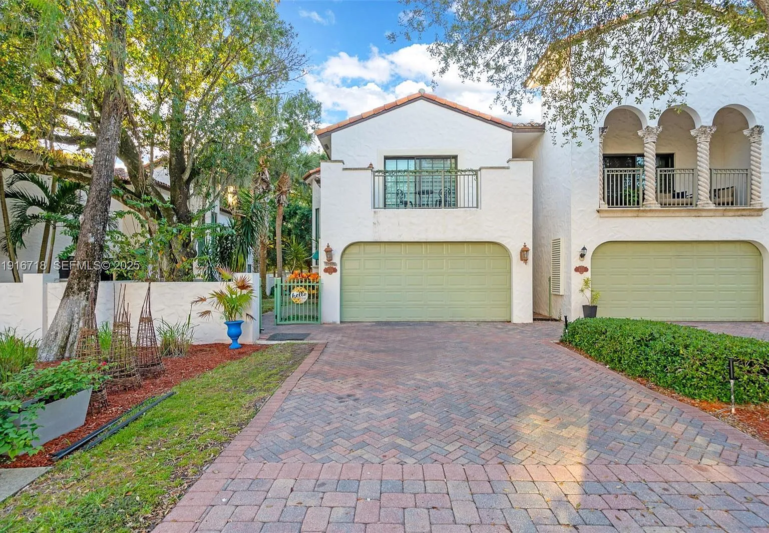 3 bed, 2.5 bath, 2658 sqft, $4,650 — Photo 1