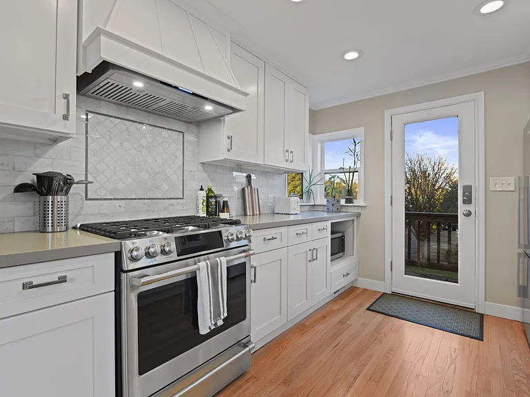 23rd Ave NW — Photo 18