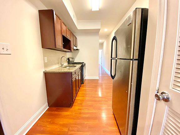 3rd image of 989 N Marshall St APT 3