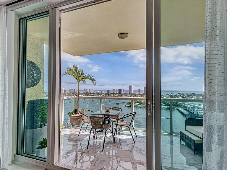 2640 Lake Shore Dr #2014 — Photo 47