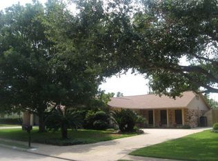 732 S Remington Dr, Angleton, TX 77515