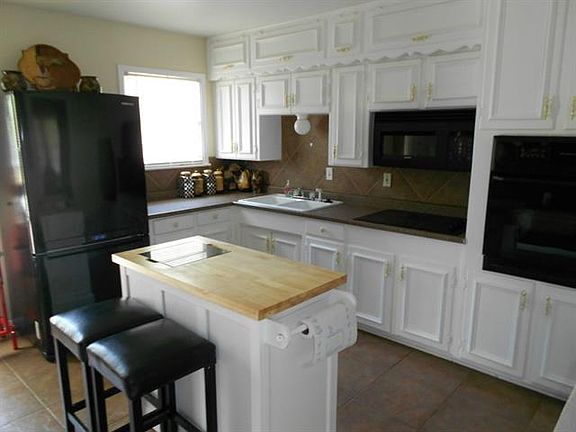 4th image of 3576 Half Moon Dr