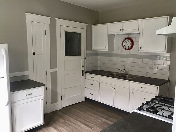 4th image of 2551 N 41st St #2553