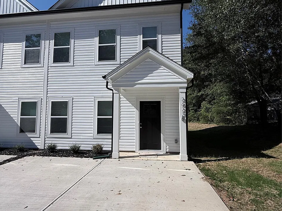 2627 Crawford Ave